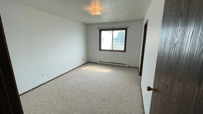 130 8th Ave SE in Mayville, ND - Building Photo - Building Photo