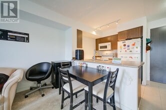 1346 Danforth Rd in Toronto, ON - Building Photo - Building Photo