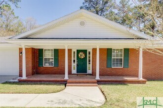 110 Pinewood Dr in Pooler, GA - Foto de edificio - Building Photo