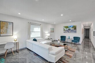 911 SW 16th St in Fort Lauderdale, FL - Building Photo - Building Photo