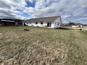 106 Sunshine Ct in Bonduel, WI - Building Photo - Building Photo