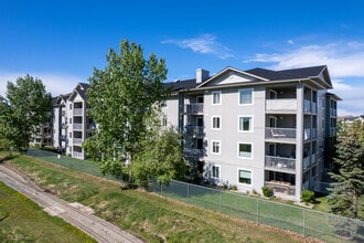 Cassils Manor in Brooks, AB - Building Photo - Building Photo