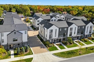 Bloom Street Townhomes in Highland Park, IL - Building Photo - Building Photo
