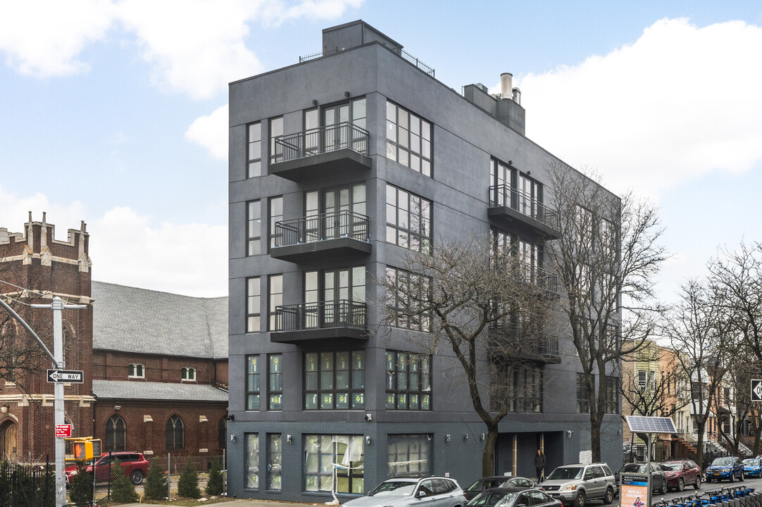 1411 Bushwick Ave in Brooklyn, NY - Building Photo