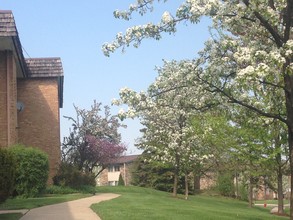 Walden Hills in Ann Arbor, MI - Building Photo - Building Photo