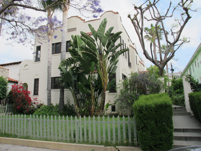 7953 Norton Ave in West Hollywood, CA - Building Photo - Building Photo