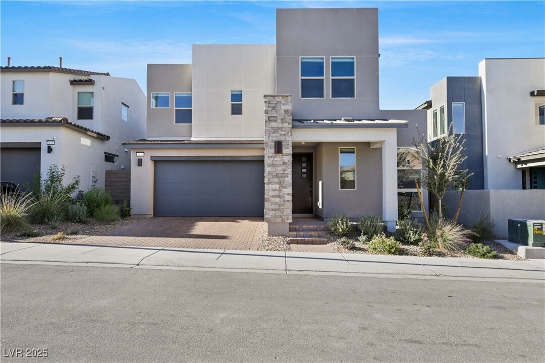 2611 Chance Canyon St in Henderson, NV - Building Photo