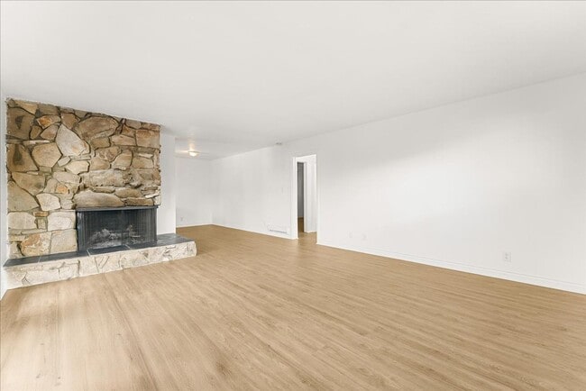 517 Ximeno Ave in Long Beach, CA - Building Photo - Building Photo