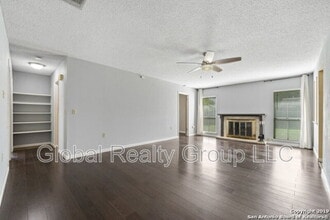 109 Meadow Way in Converse, TX - Building Photo - Building Photo