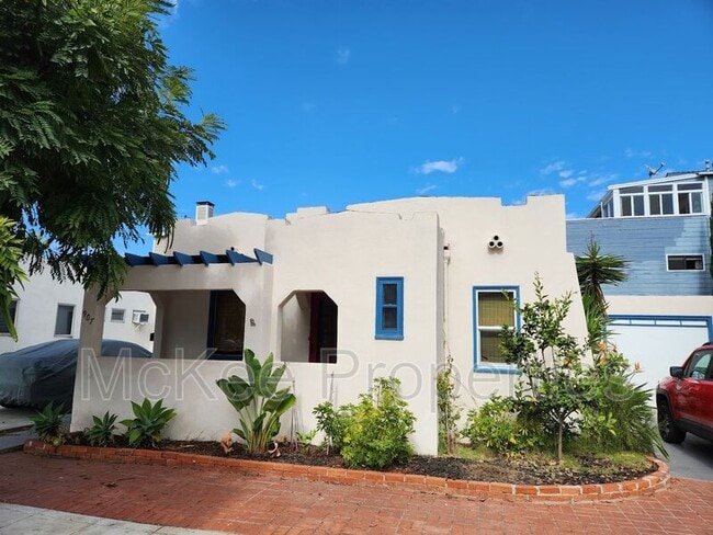 property at 907 9th St