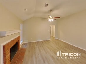 5208 Wolverton Ct in Garland, TX - Foto de edificio - Building Photo