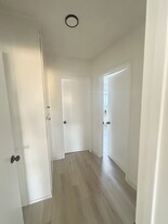 8024 Owensmouth Ave, Unit 7 in Los Angeles, CA - Building Photo