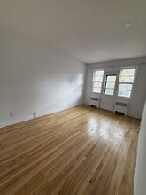 6645 De Terrebonne Rue in Montréal, QC - Building Photo - Building Photo