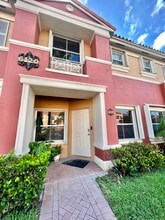 6120 NW 116th Pl, Unit THE GATES AT DORAL ISLES in Doral, FL - Building Photo - Building Photo