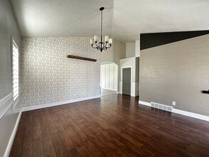 7087 W 8130 S in West Jordan, UT - Building Photo - Building Photo