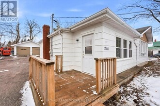 7866 Yonge St in Innisfil, ON - Building Photo - Building Photo