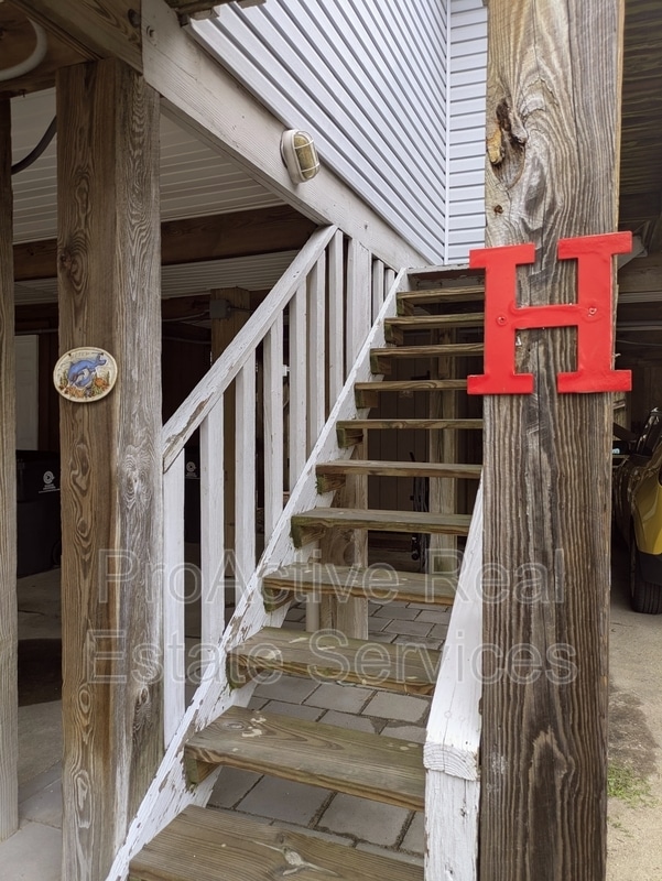 property at 1326 W Ocean View Ave