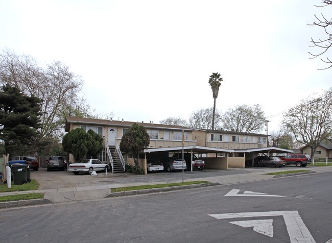 771 Pierce Rd in Menlo Park, CA - Foto de edificio - Building Photo