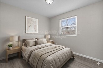 10432 Royal Dr in St. Louis, MO - Building Photo - Building Photo