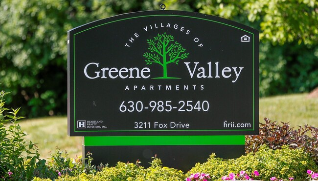 Villages of Greene Valley in Woodridge, IL - Foto de edificio - Building Photo