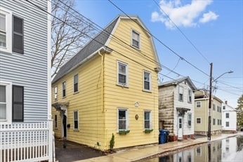 8 Carlton St, Unit 2 in Salem, MA - Building Photo