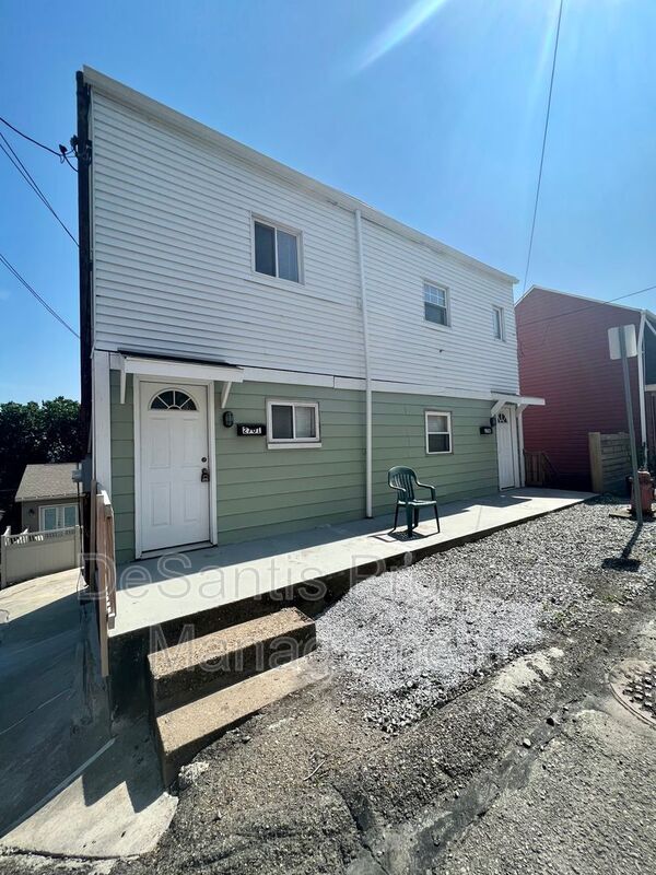 2701 Oakely Way in Pittsburgh, PA - Building Photo - Building Photo