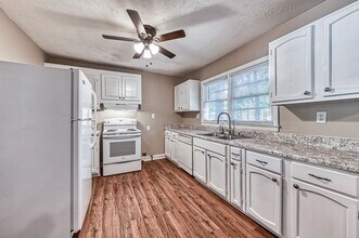 2168 Glendale Dr in Decatur, GA - Building Photo - Building Photo