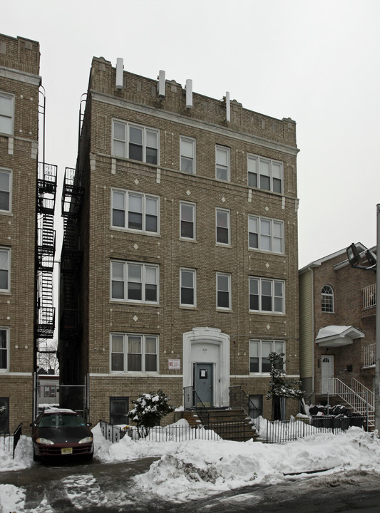 714 Ocean Ave in Jersey City, NJ - Building Photo