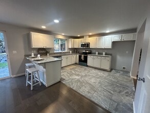 120 E Mountain View Dr in Allyn, WA - Building Photo - Building Photo
