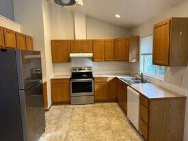 1062 Andis Rd in Burlington, WA - Building Photo