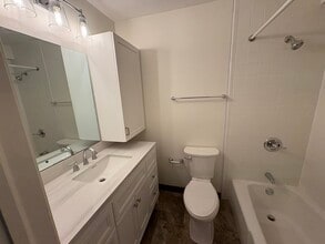 Pleasant Hill Apartments in Amherst, MA - Building Photo - Building Photo