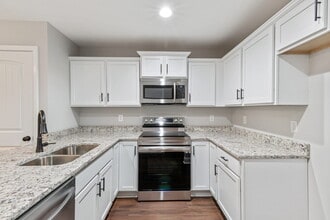 2645 UNIT B Bell St in Ashland City, TN - Building Photo - Building Photo