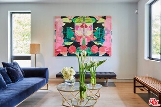 1724 N Sierra Bonita Ave in Los Angeles, CA - Building Photo - Building Photo