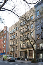 306 West 21st Street in New York, NY - Building Photo - Building Photo