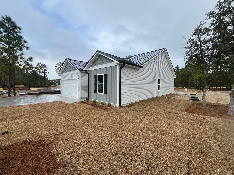 531 Barber Rd in Southport, NC - Building Photo