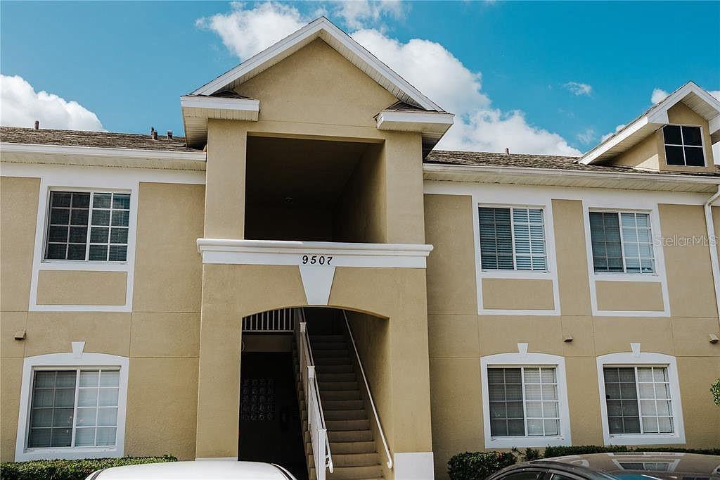 9507 Amberdale Ct-Unit -202 in Riverview, FL - Building Photo