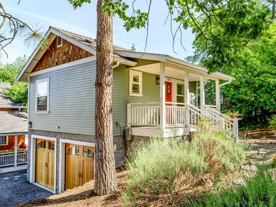 724 Indiana St in Ashland, OR - Foto de edificio