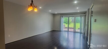 101 Pear Tree Ln in Franklin Township, NJ - Building Photo - Building Photo