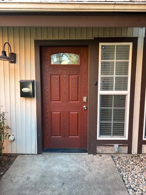 property at 2944 Woodcroft Cir