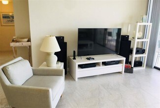 26300 Hickory Blvd-Unit -601 in Bonita Springs, FL - Foto de edificio - Building Photo