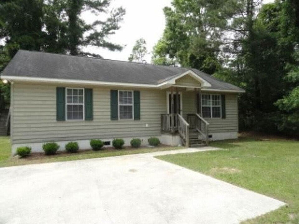 2112 Wisteria Dr in Wilmington, NC - Foto de edificio