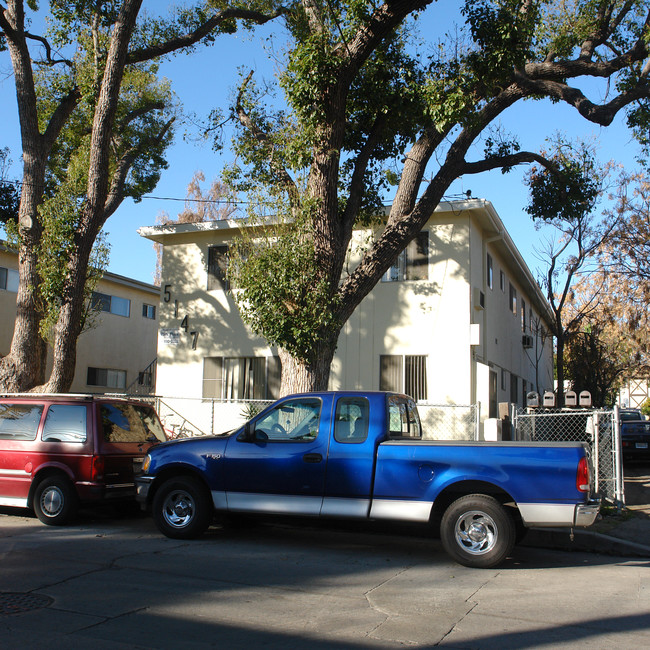 5147 Denny Ave in North Hollywood, CA - Building Photo - Building Photo