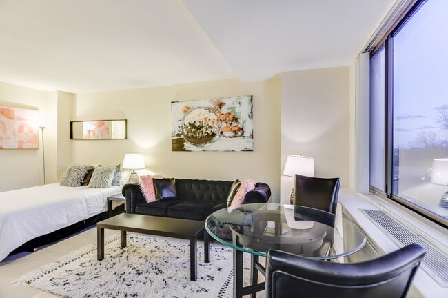 1111 Arlington Blvd, Unit 546 in Arlington, VA - Building Photo - Building Photo