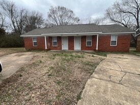 17 Tricia Cv, Unit L in Jackson, TN - Building Photo