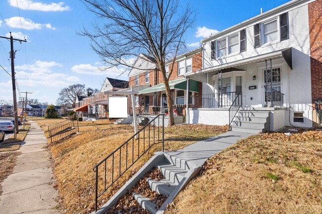 property at 5716 Leith Walk