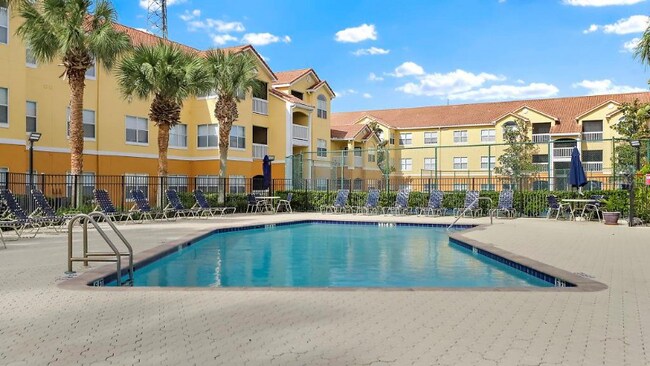 10764 70th Ave in Seminole, FL - Foto de edificio - Building Photo