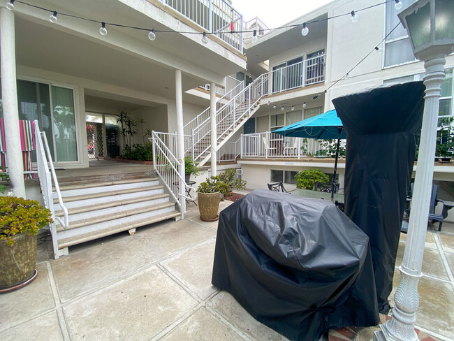 3901 Highland Ave in Manhattan Beach, CA - Building Photo - Building Photo