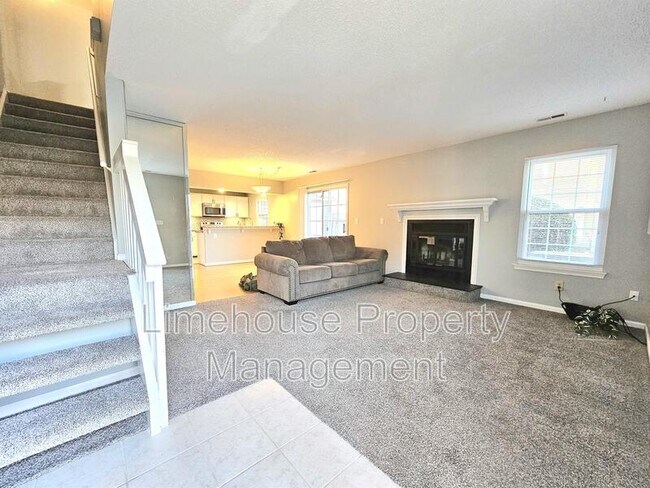 435 Chatterton Dr in Virginia Beach, VA - Foto de edificio - Building Photo