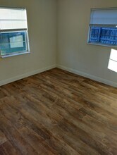 2305 86th Ave in Vero Beach, FL - Foto de edificio - Building Photo