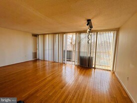 1828 Metzerott Rd in Adelphi, MD - Building Photo